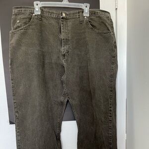 Men’s wrangler jeans.